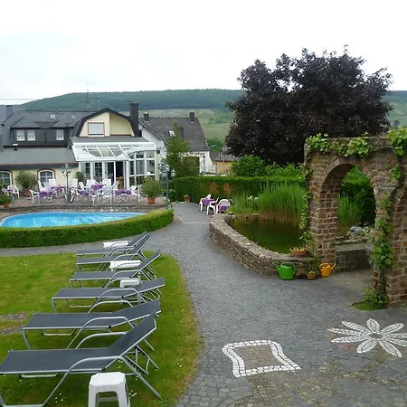 Pension-elfi 3* Maring-Noviand